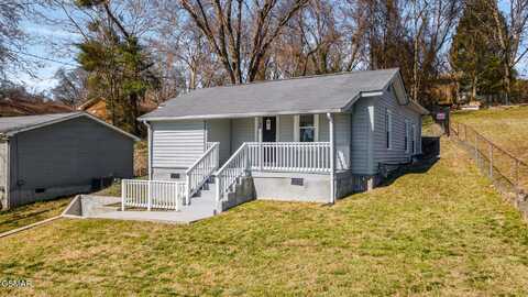 902 McAdoo Street, Clinton, TN 37716