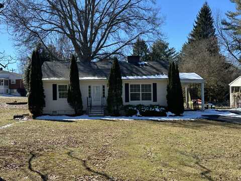 676 Foster St, Lewisburg, WV 24901