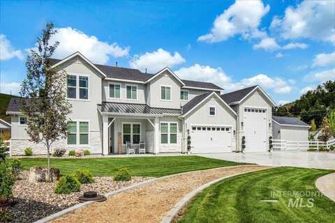 8470 W Cliff Rose Ct, Boise, ID 83714