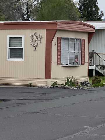 4741 S 6th Street, Klamath Falls, OR 97603