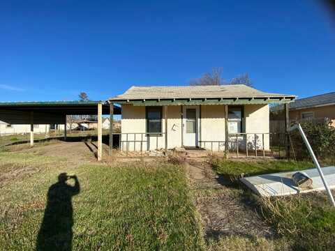 620 S 13th Street, Slaton, TX 79364