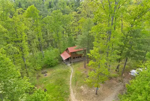 457 Black Bear Ridge Road, Campton, KY 41301