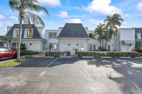 712 NE 27th Ave, Hallandale Beach, FL 33009