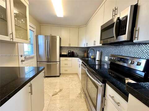 20400 W Country Club Dr, Aventura, FL 33180
