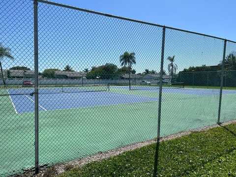 1802 Waterview Cir, Palm Springs, FL 33461
