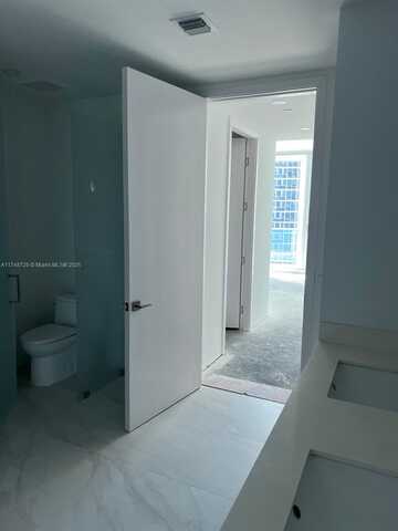 17550 Collins Ave, Sunny Isles Beach, FL 33160