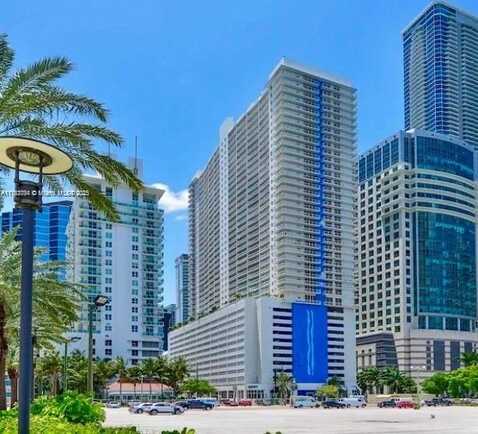 1200 Brickell Bay Dr, Miami, FL 33131