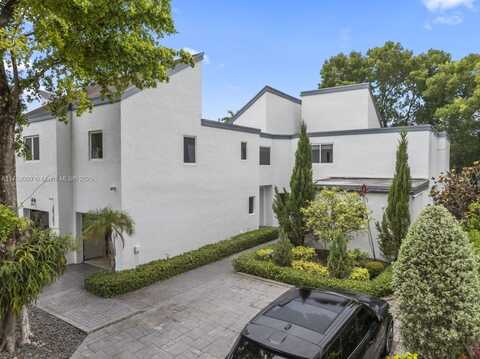 20205 W Oak Haven Cir, Miami, FL 33179