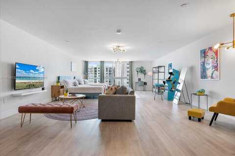 19380 NE 26th Ave, Miami, FL 33180