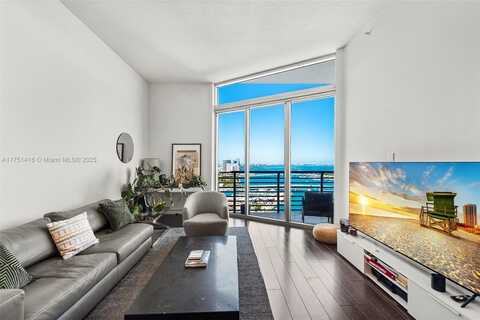 335 S Biscayne Blvd, Miami, FL 33131