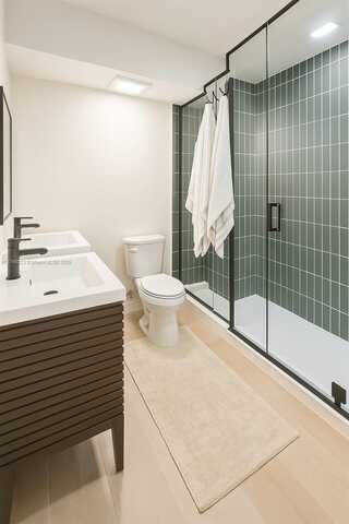 10185 Collins Ave, Bal Harbour, FL 33154