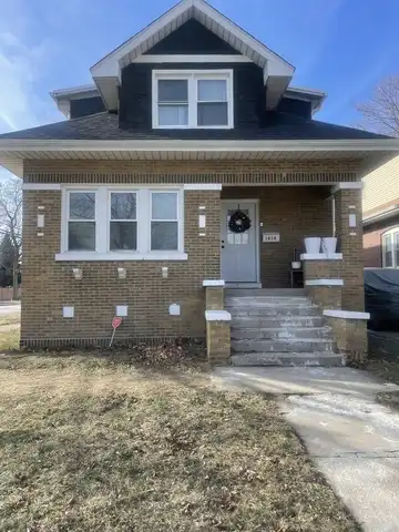 1838 S 20th Avenue, Maywood, IL 60153