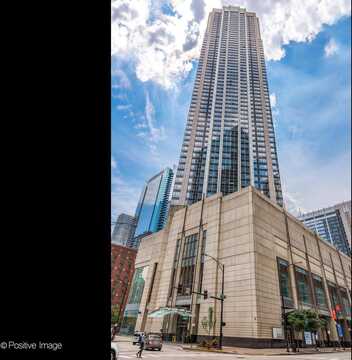 512 N McClurg Court, Chicago, IL 60611