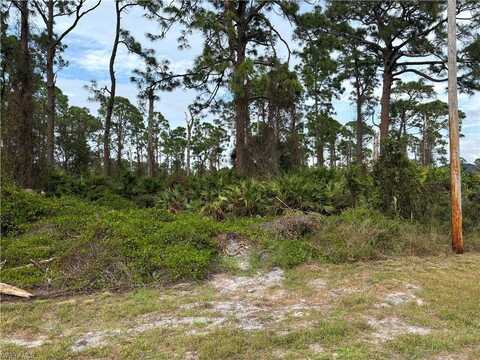 925 Barton, LEHIGH ACRES, FL 33974
