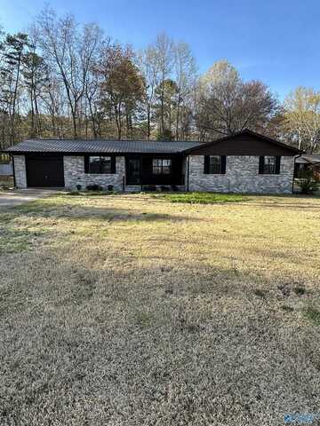 107 Pinewood Circle, Guntersville, AL 35976