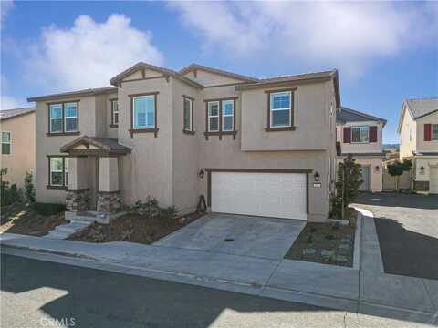 946 Helena Rdg #55, Lake Elsinore, CA 92530