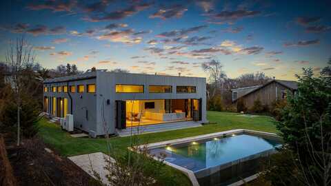 21 South Edin Street, Montauk, NY 11954