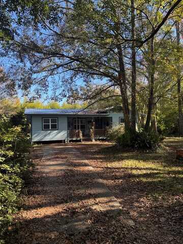 19 Chinquapin Road, Poplarville, MS 39470