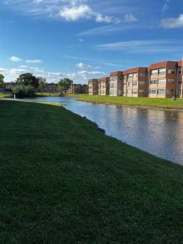 9661 Sunrise Lakes Blvd, Sunrise, FL 33322