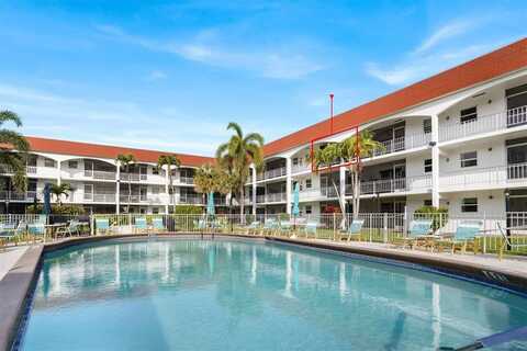 580 Egret Dr, Hallandale Beach, FL 33009