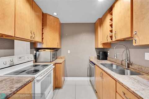 7817 SW 6th Ct, North Lauderdale, FL 33068