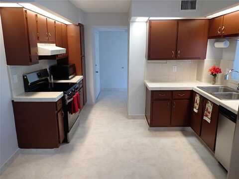 106 Lake Emerald Dr, Oakland Park, FL 33309