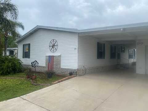 570 Tulip Circle E, Auburndale, FL 33823