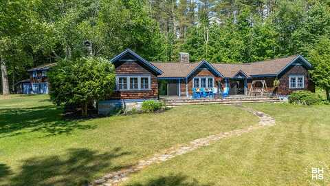 218 Gristmill Lane, Keene, NY 12942
