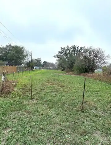 800 Gordon, Sinton, TX 78387