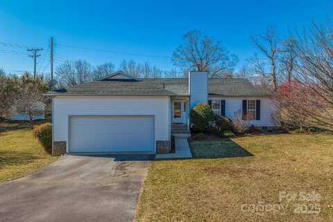 15 Regal Knolls Drive, Mills River, NC 28759