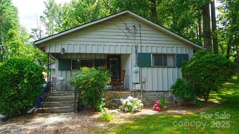 215 Cedar Lane, Arden, NC 28704