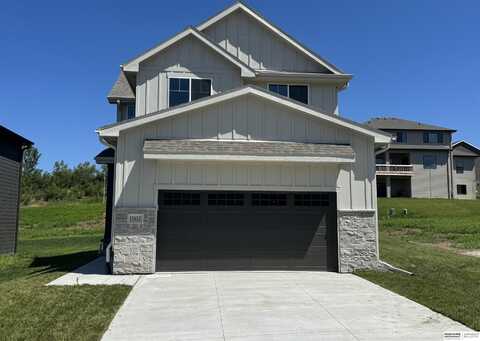 11614 King Street, Omaha, NE 68142