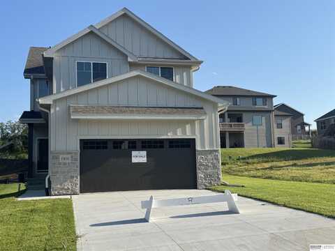 11614 King Street, Omaha, NE 68142