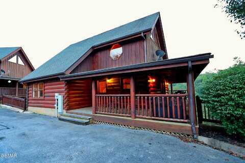 1946 Cougar Crossing Way, Sevierville, TN 37862