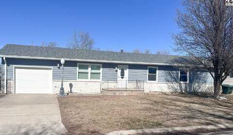 811 Iowa Ave, Pratt, KS 67124