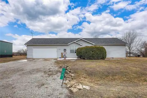 66 Iowa Drive, Linn Valley, KS 66040