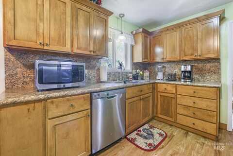 1533 9th Avenue East, Gooding, ID 83330