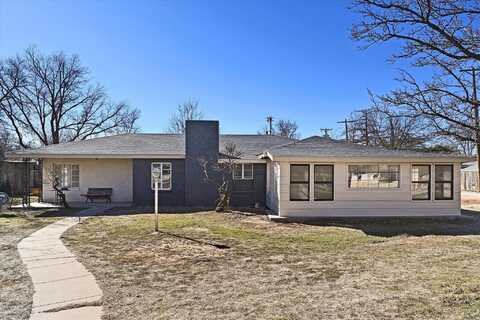 200 NE Alpine Drive, Plainview, TX 79072