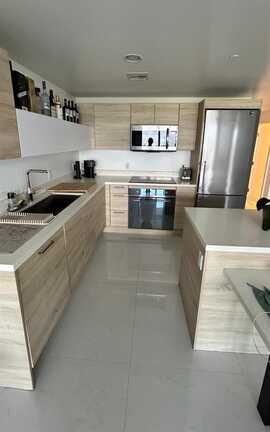 16385 Biscayne Blvd, North Miami Beach, FL 33160