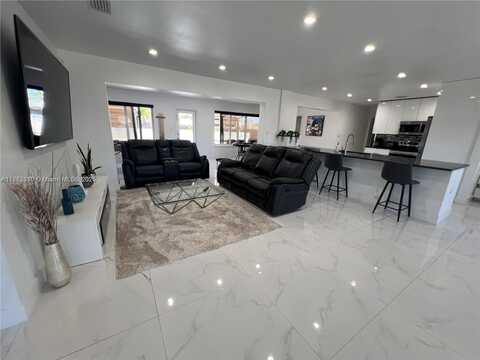700 NW 9th Ct, Hallandale Beach, FL 33009