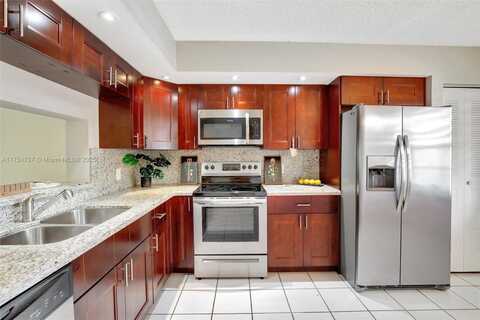 1000 SW 125th Ave, Pembroke Pines, FL 33027