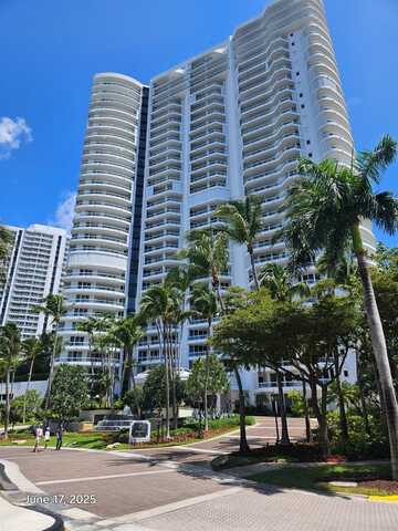 21050 Point Pl, Aventura, FL 33180
