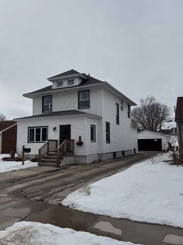 423 Seitz Ave, Mayville, WI 53050