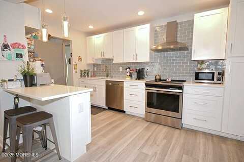 167 Amberly Drive, Manalapan, NJ 07726