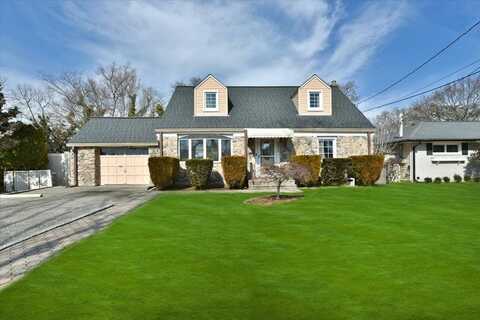 2511 S Bismark Avenue, North Bellmore, NY 11710