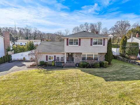 5 Pound Ridge Road, Plainview, NY 11803