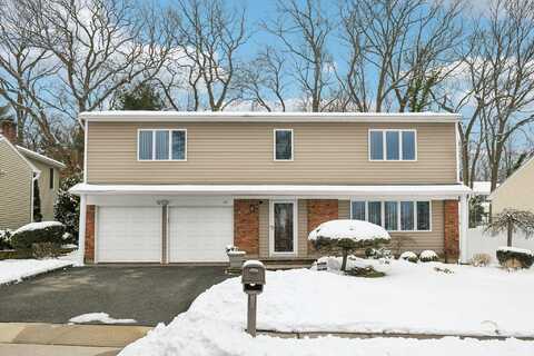 68 Barry Lane, Syosset, NY 11791