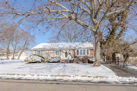 110 Louis Street, Massapequa, NY 11758