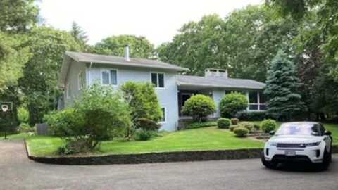 83 Straight Path, Southampton, NY 11968
