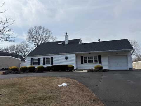 70 Matsunaye Drive, Medford, NY 11763